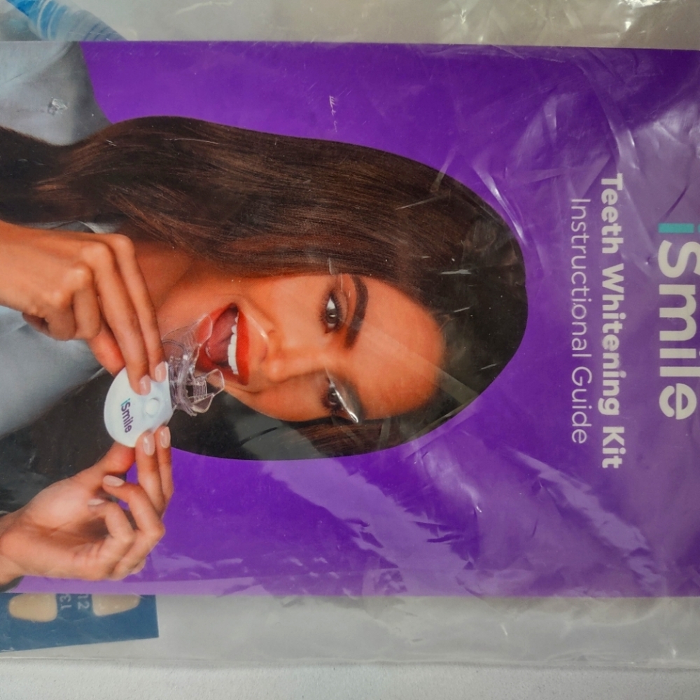 Simile teeth whitener kit.
